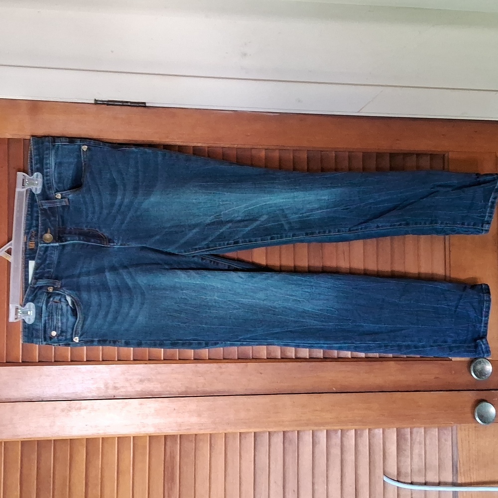 Kut from the kloth woman size 8 Catherine boyfriend denim jeans